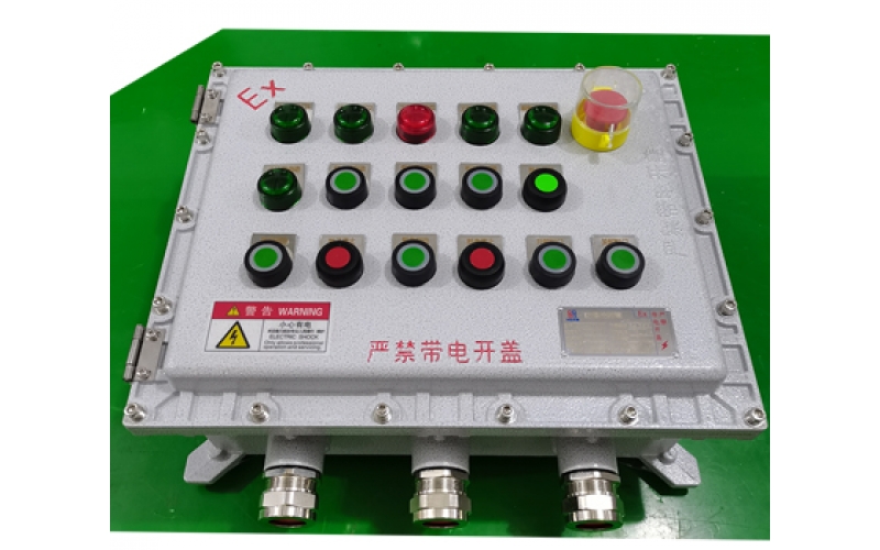 操作低压防爆配电柜应该注意什么?